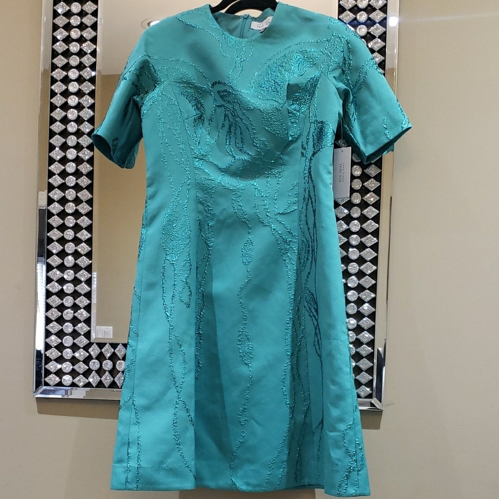 Nwt TERI JON Blue knee-length sheath dress with short sleeves and crew neck